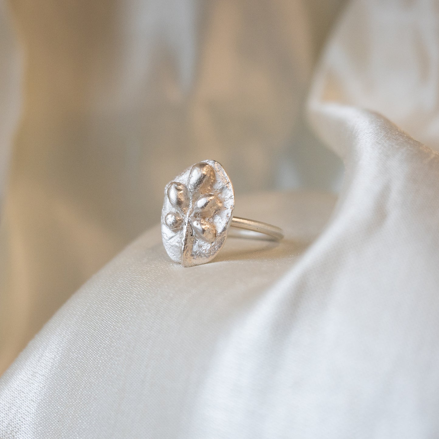 Andrea Mueller, Floral Quintet Cameo Ring