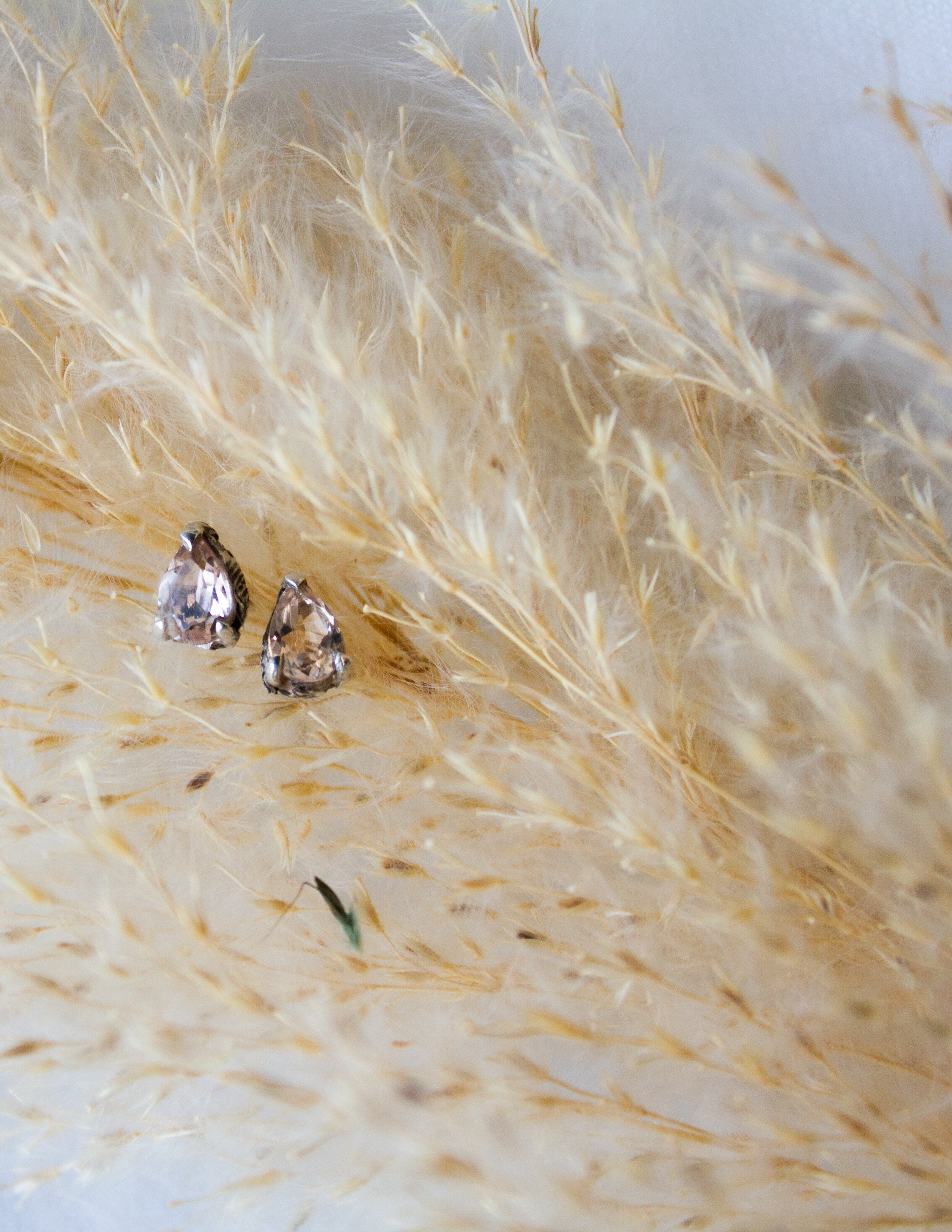 RYHN, Morganite Teardrop Studs