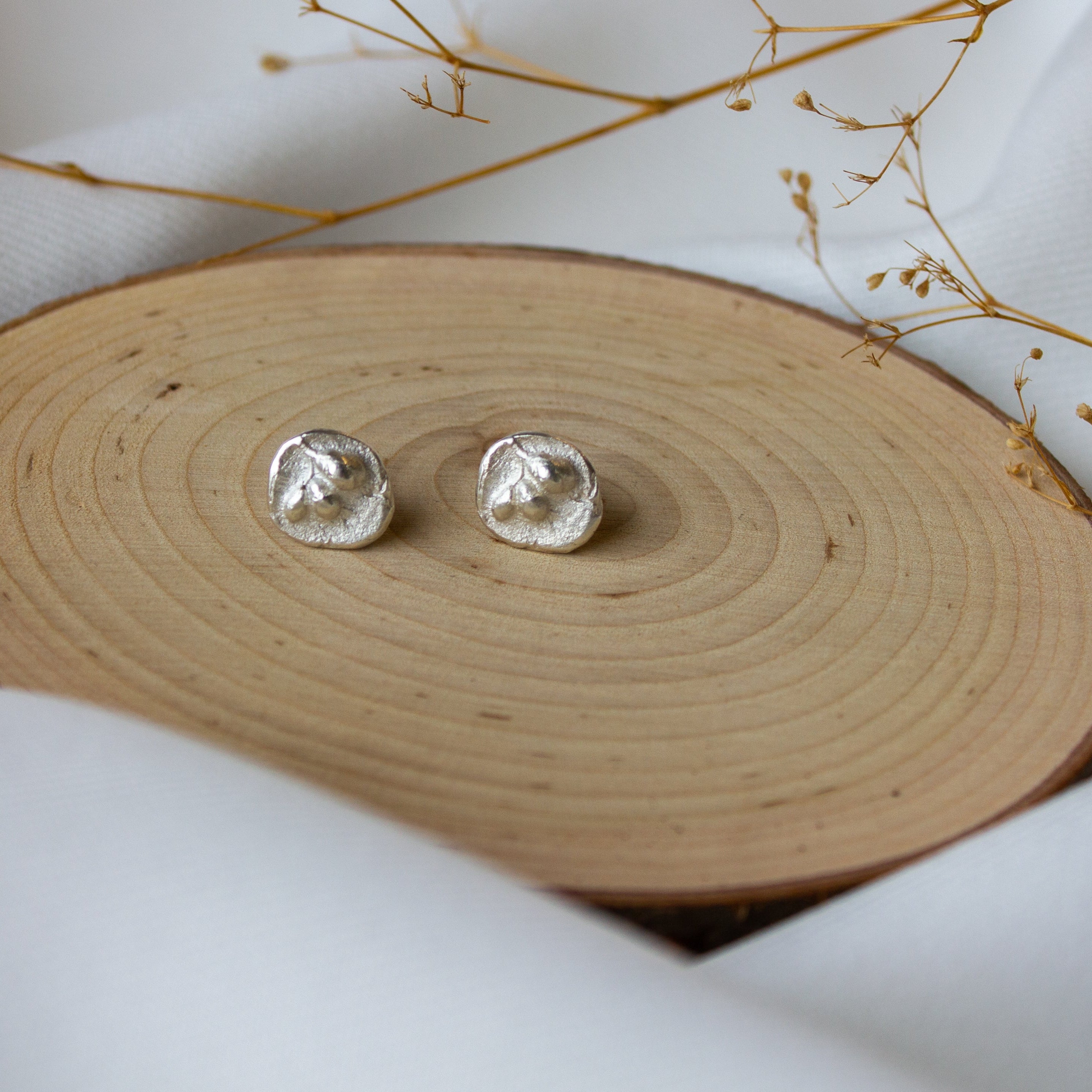 Andrea Mueller, Small Round Floral Talisman Stud-1