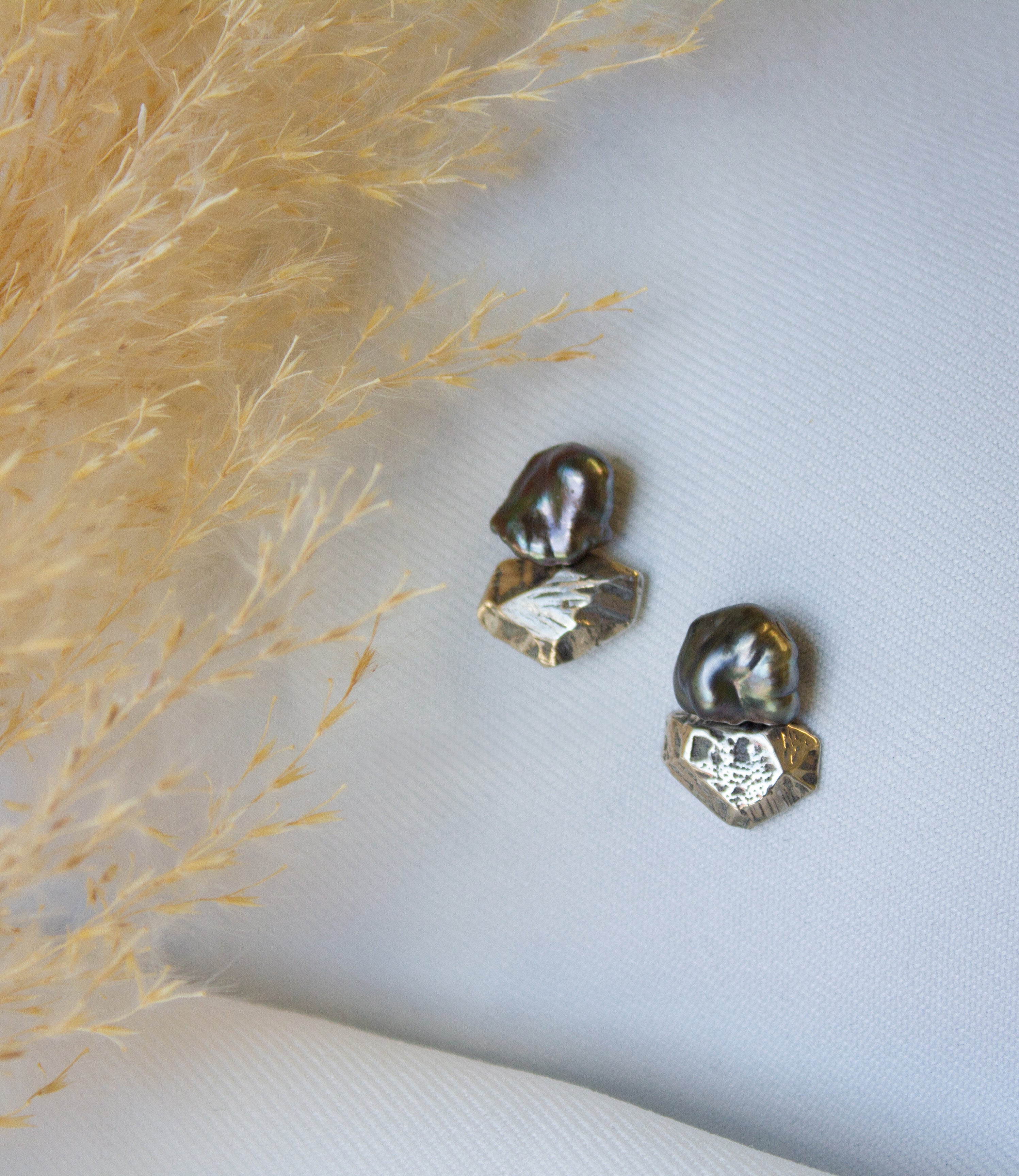 RYHN, Keshi Stone Earrings