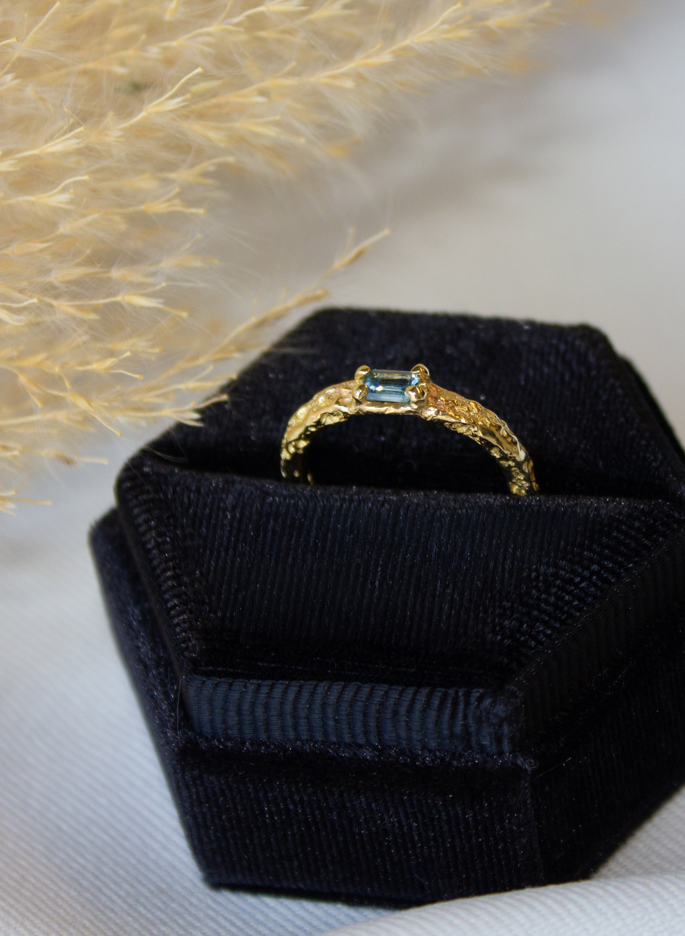 RYHN, Per Se Sapphire Gold Ring