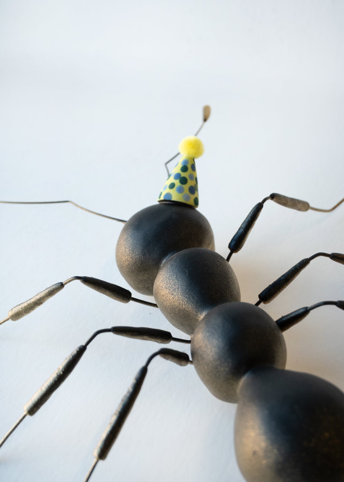 Dauma Stirbyte, Gold Party Ant-3