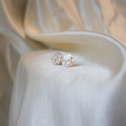 Andrea Mueller, Round Floral Relief Stud