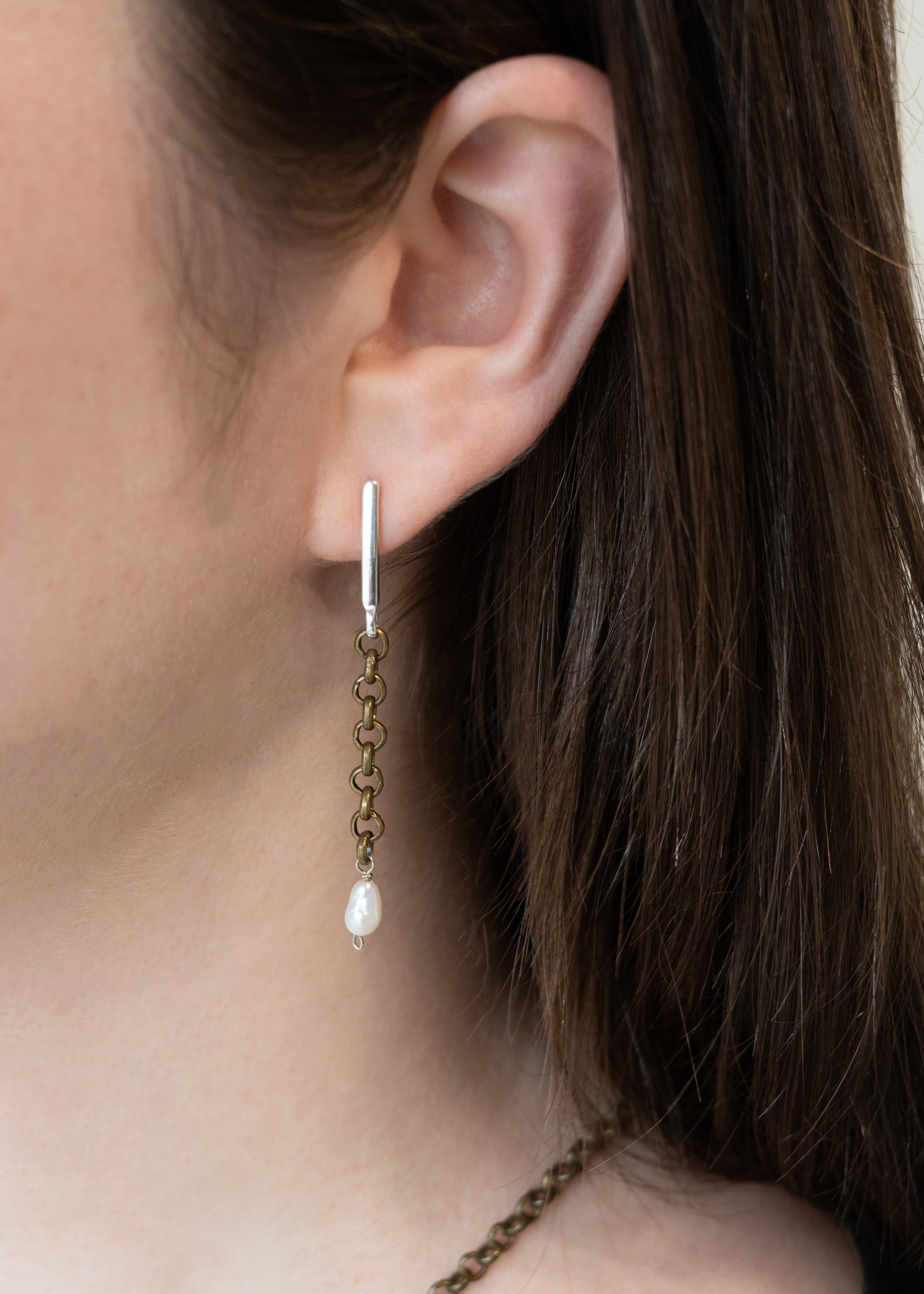 Brenda Wong, Chain Pearl Earrings