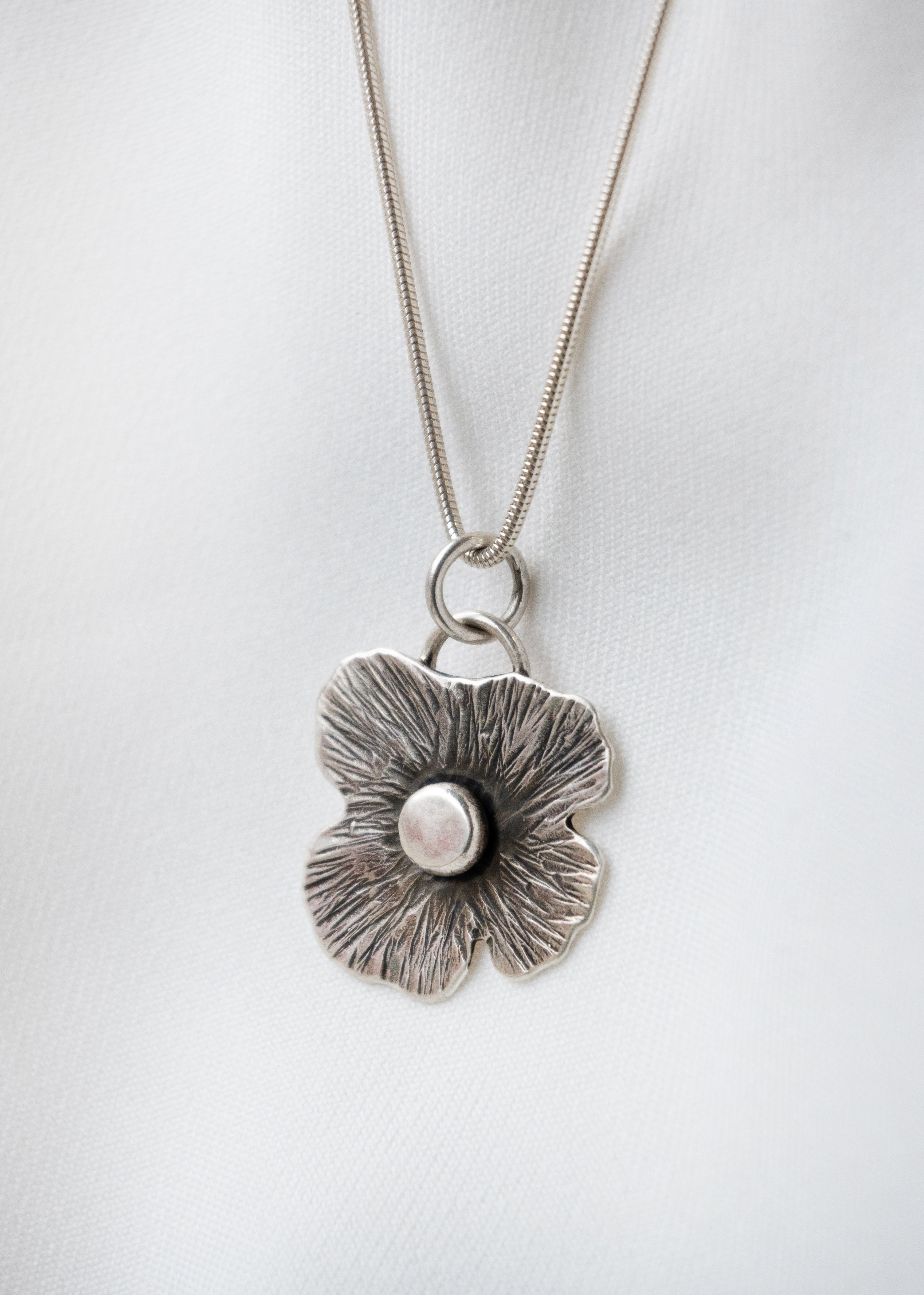 Galili Ellis, Stylized Poppy Necklace