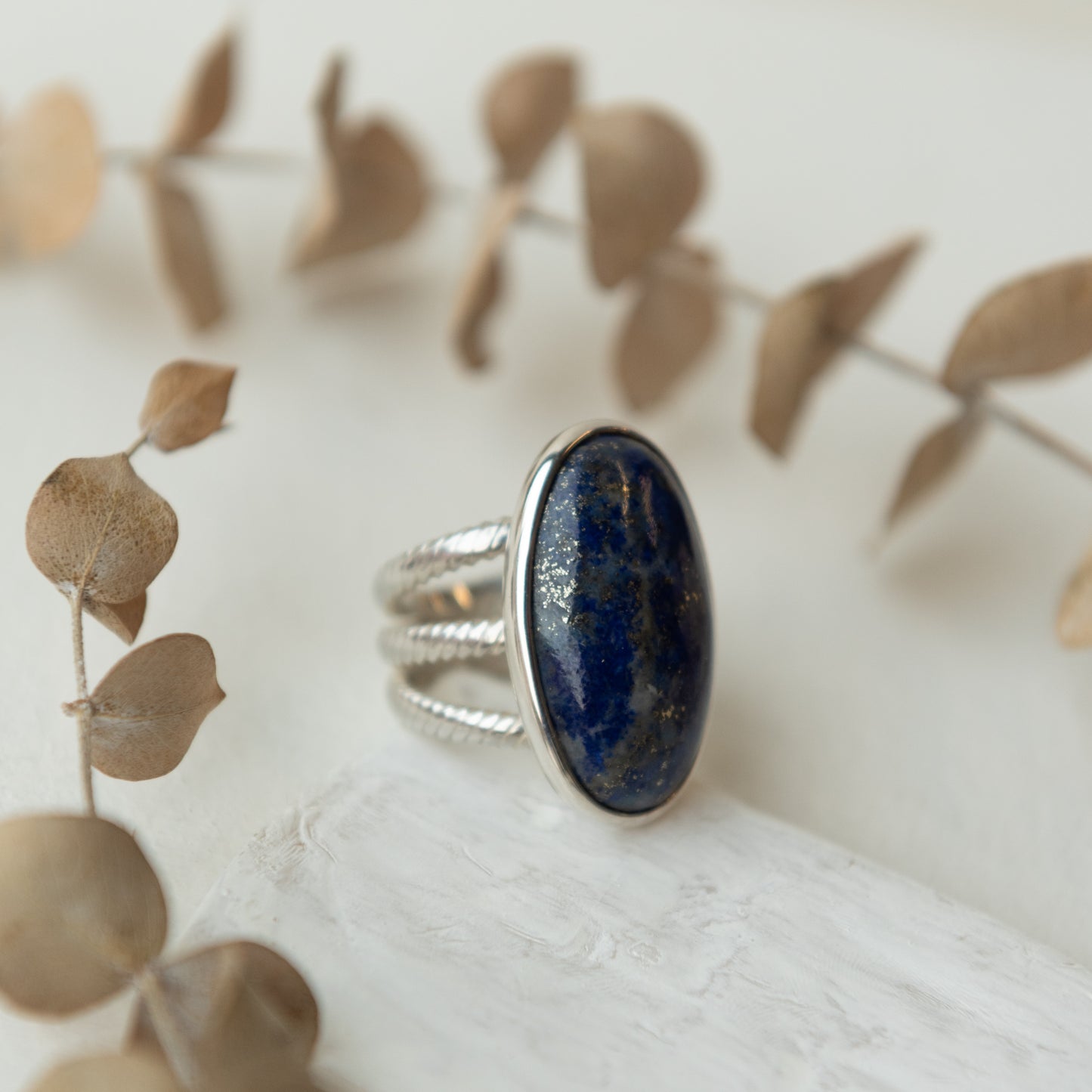 Alexandra Temple, Lapislazuli Ring