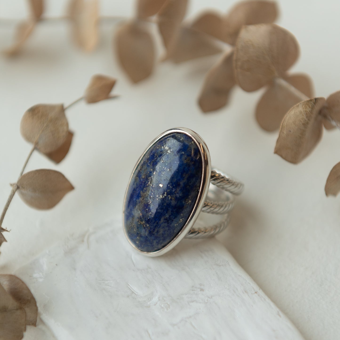 Alexandra Temple, Lapislazuli Ring