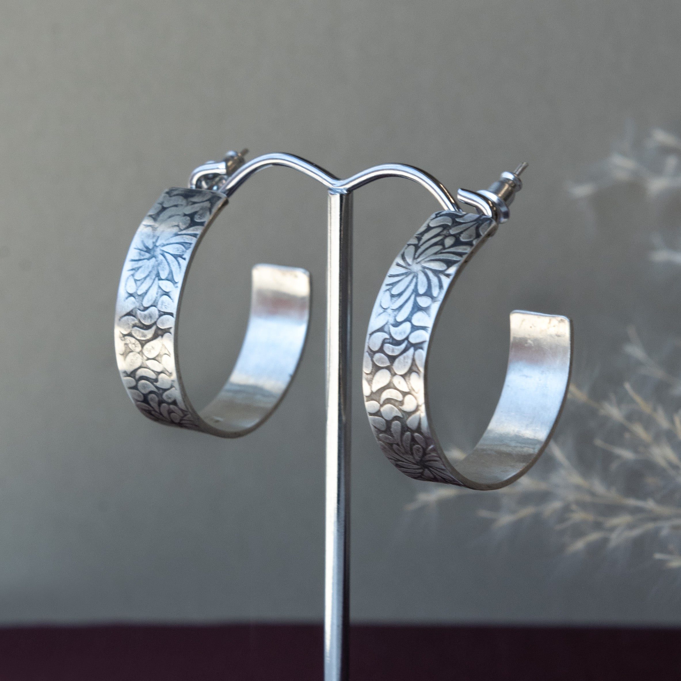 Galili Ellis, Floral Hoops