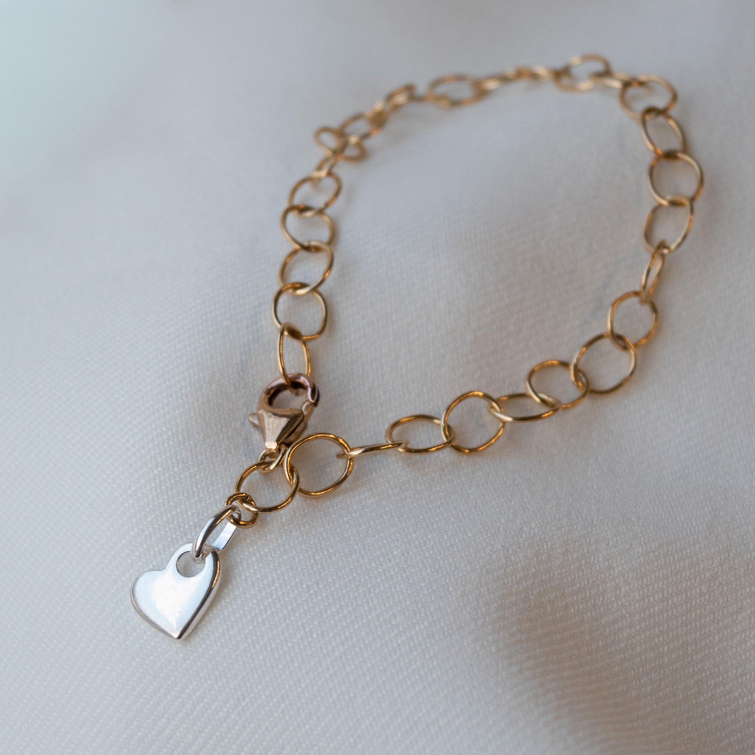 Brenda Wong, Genessa Bracelet
