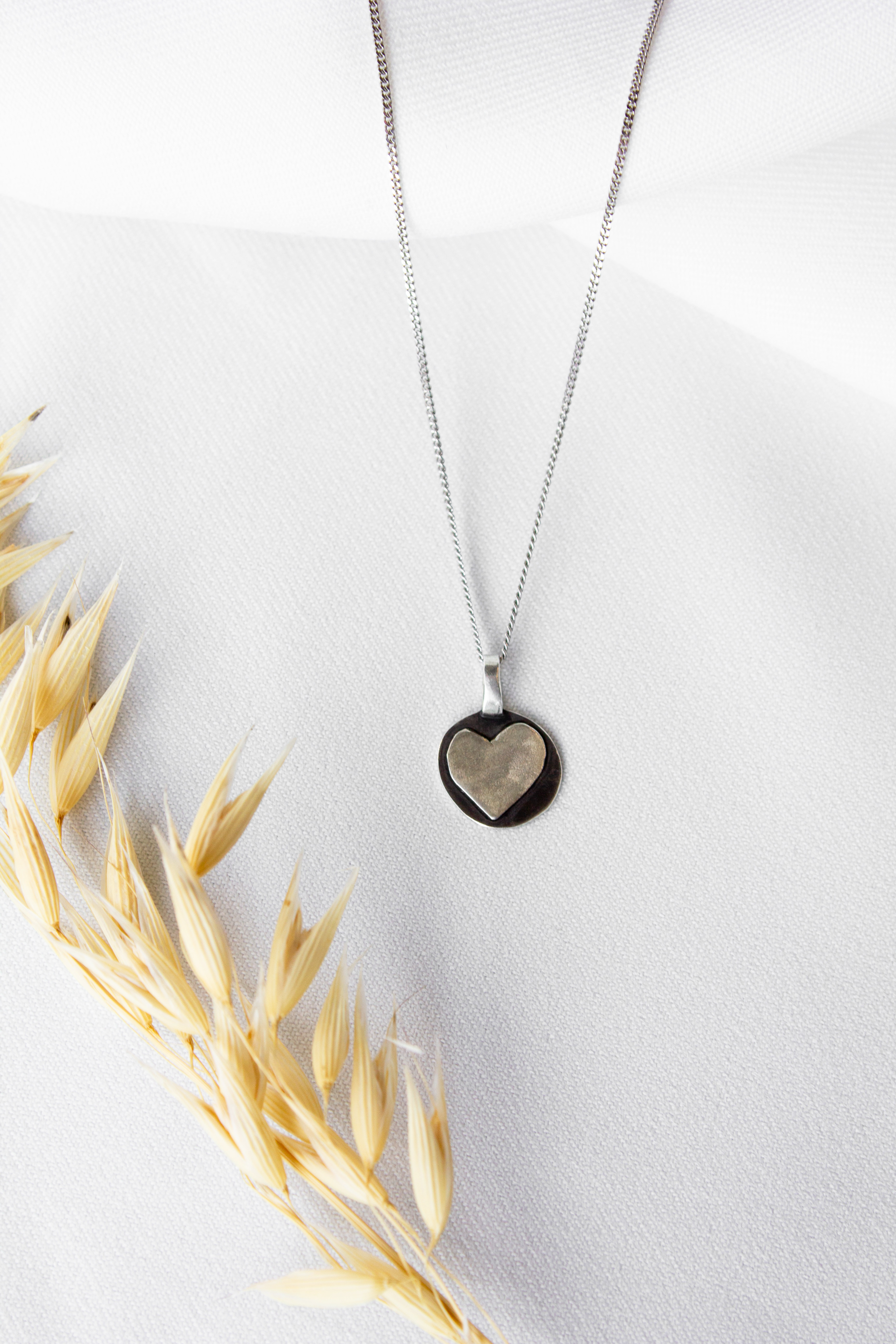 Galili Ellis, Circular Heart Pendant Necklace-1
