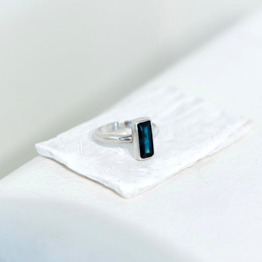 Galili Ellis, Labradorite Rectangle Ring