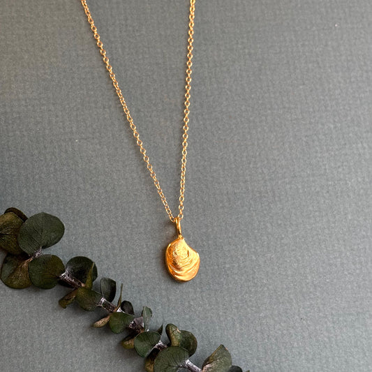 Kathryn Rebecca, Large Gold Skipping Stones Necklace