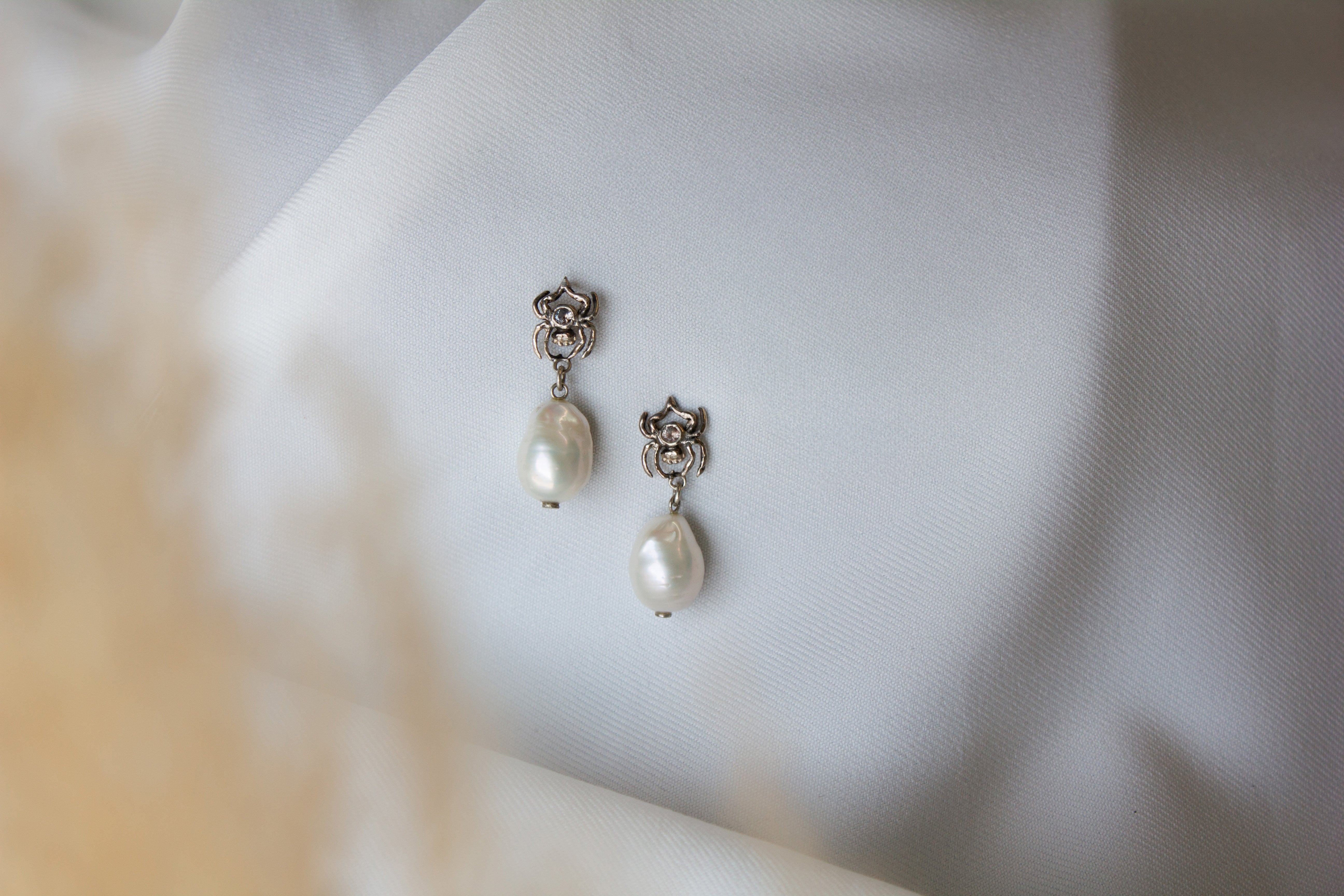 RYHN, Aranea Spider Pearl Earrings