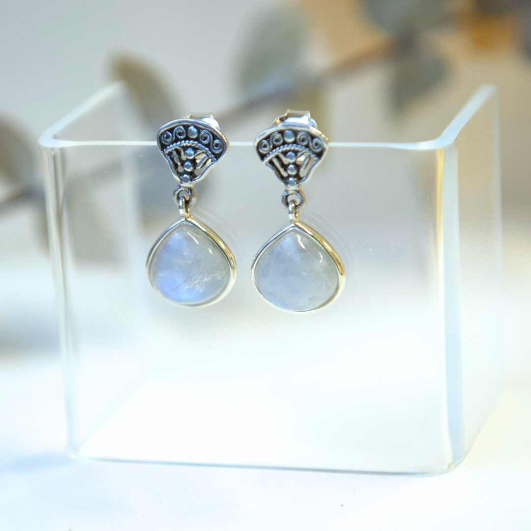Alexandra Temple, Moonstone Silver Earrings