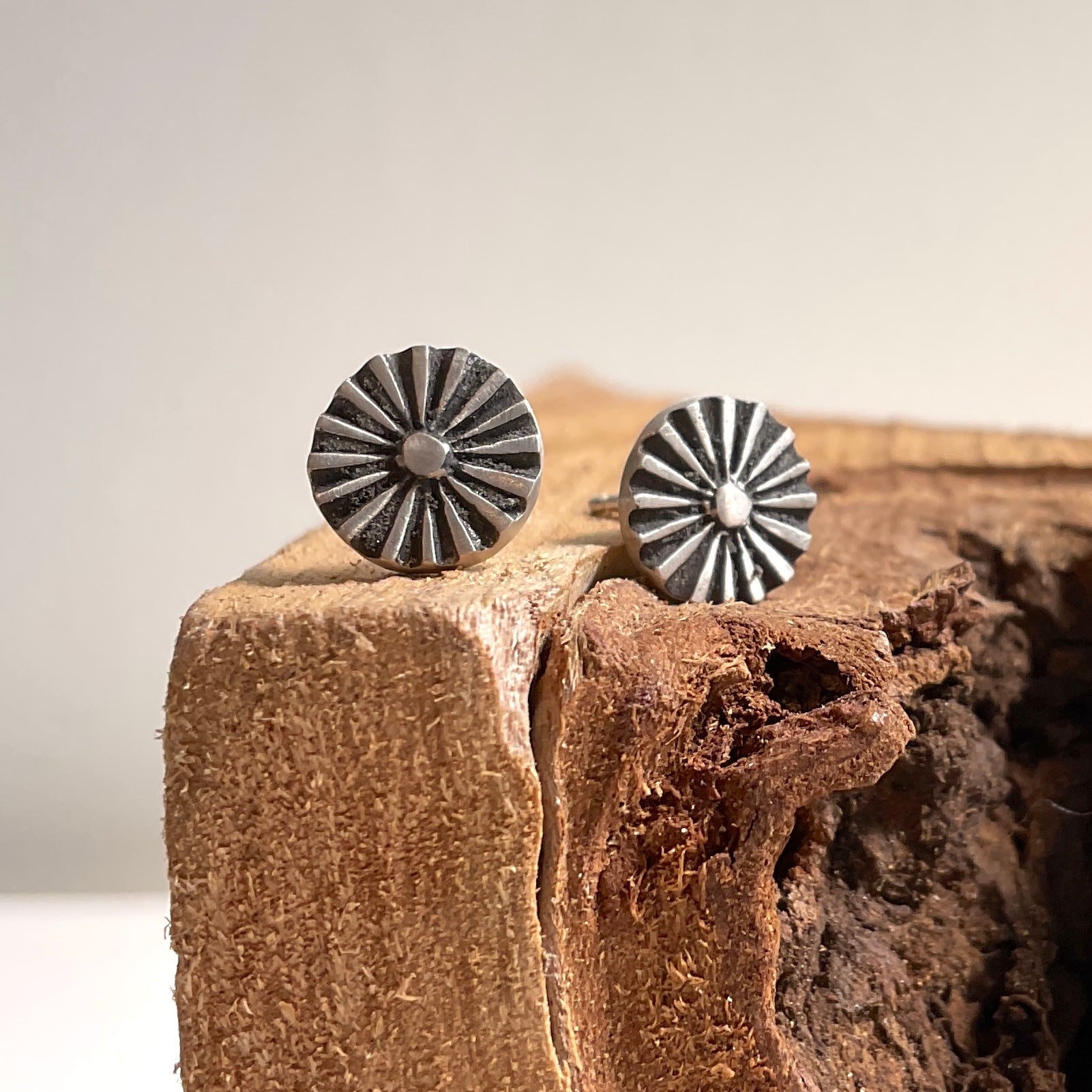 Andrea Mueller, Daisy Stud Earrings-1