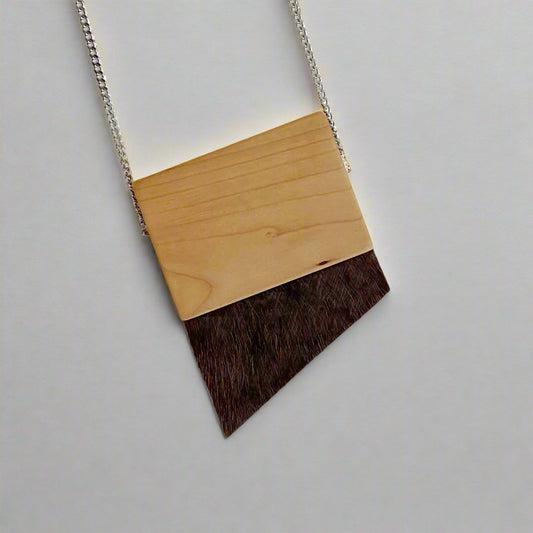 LOUVE, Triangular Leather Necklace