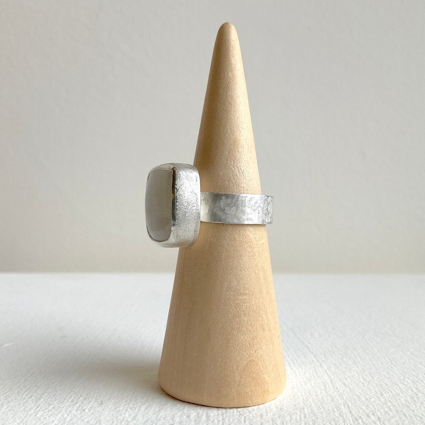 Galili Ellis, Moonstone Ring