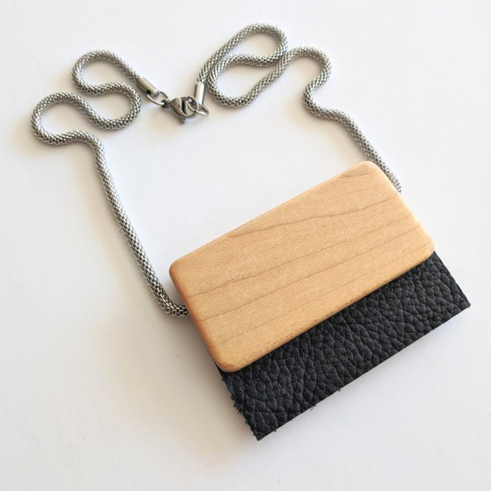 LOUVE, Rectangular Leather Necklace